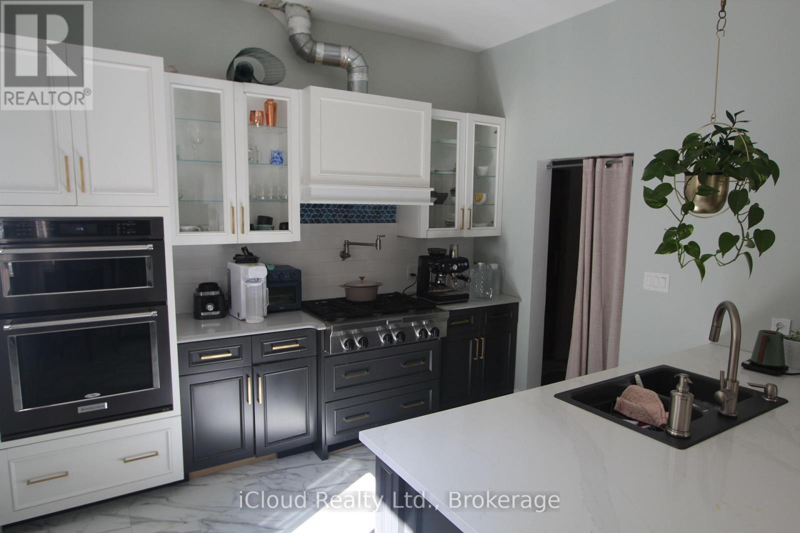 2216 Champlain Road, Tiny, ON