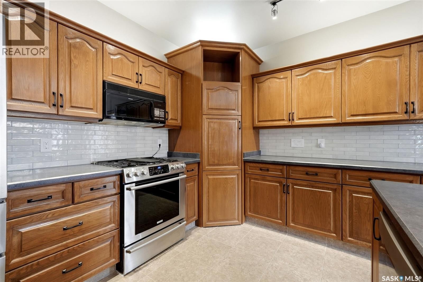 7335 8Th Avenue, Regina, SK