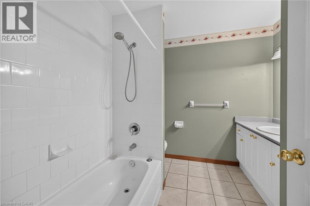 33 Brantdale Avenue, Hamilton, ON