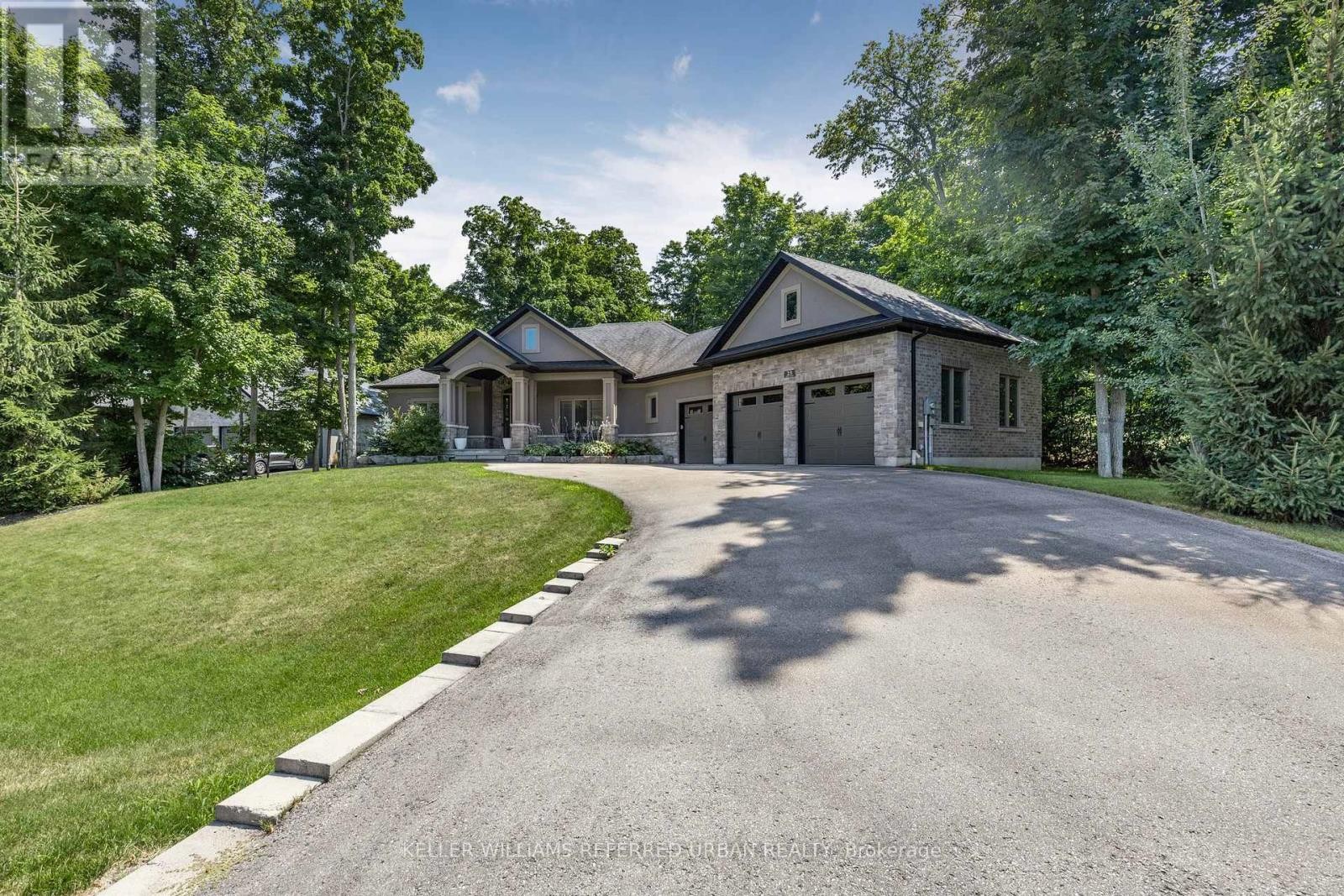 25 Heron Boulevard, Springwater, ON