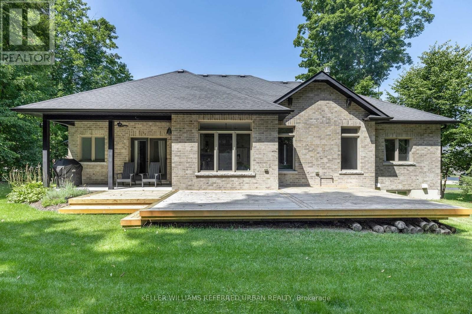 25 Heron Boulevard, Springwater, ON