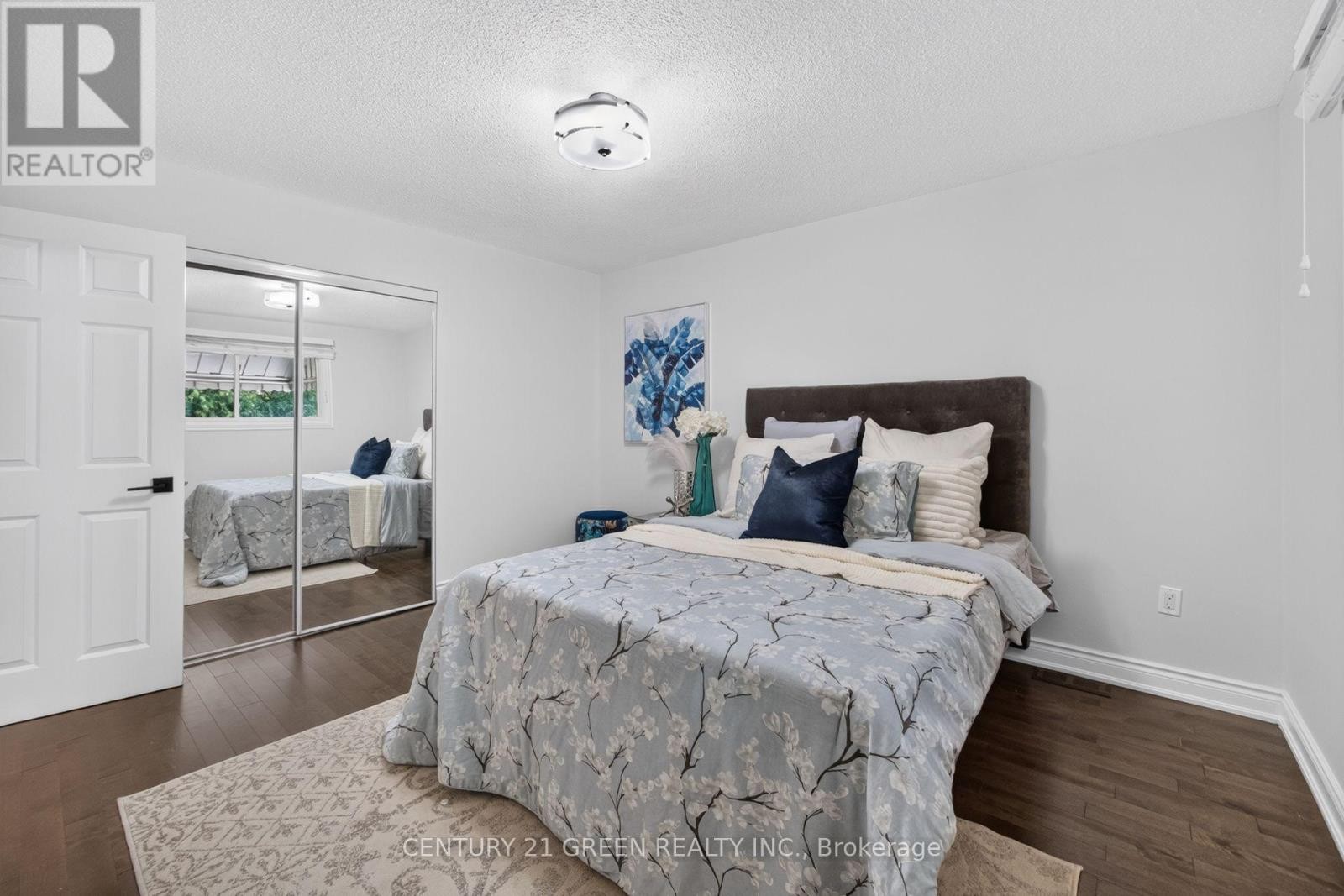 22 Quaker Crescent, Hamilton, ON