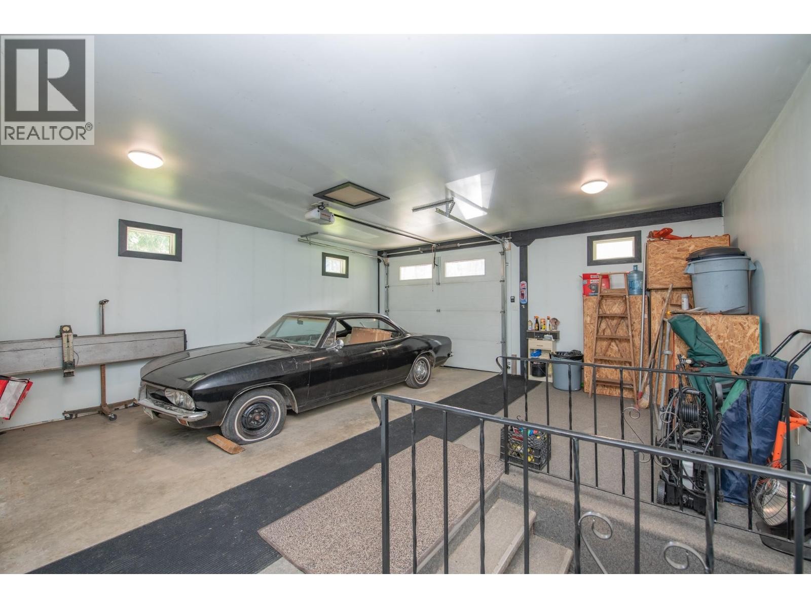 Attached Garage - 40 Rosoman Road, Enderby, BC