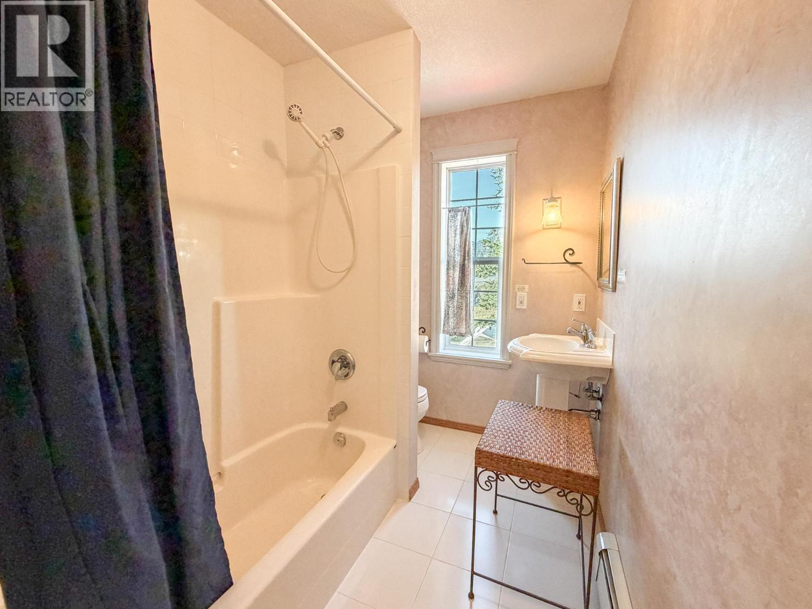 456 Lakeview Road, Invermere, BC