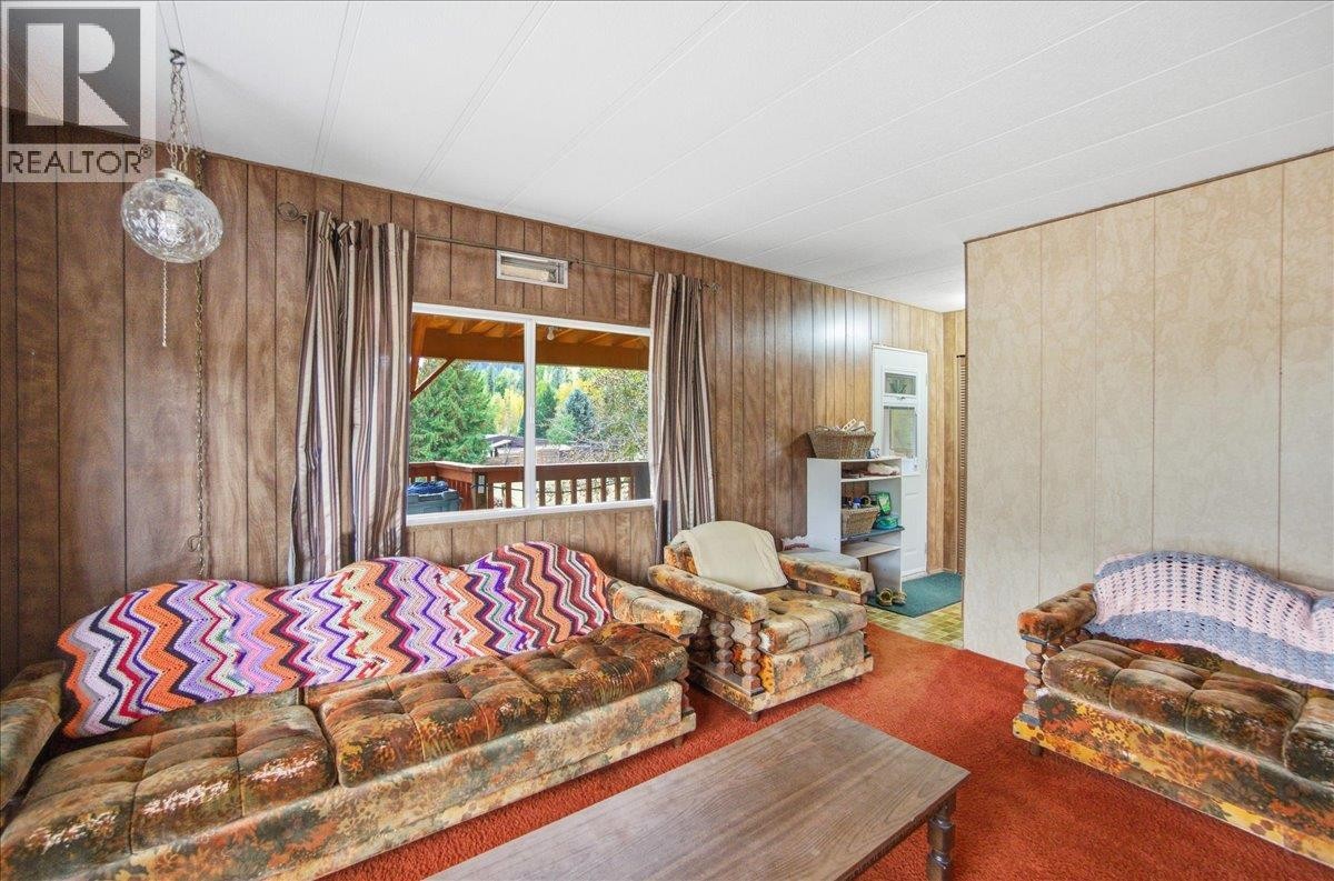 2413 Doukhobour Road, Castlegar, BC