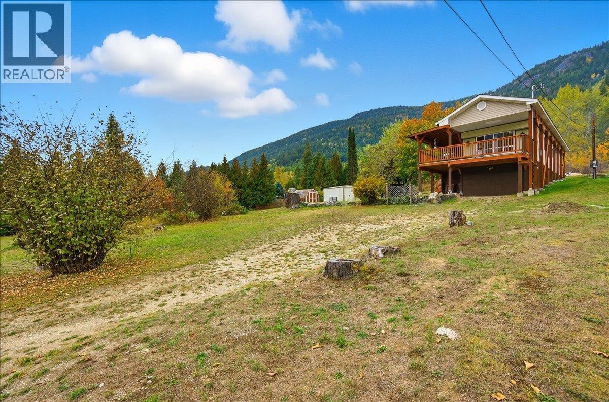 2413 Doukhobour Road, Castlegar, BC