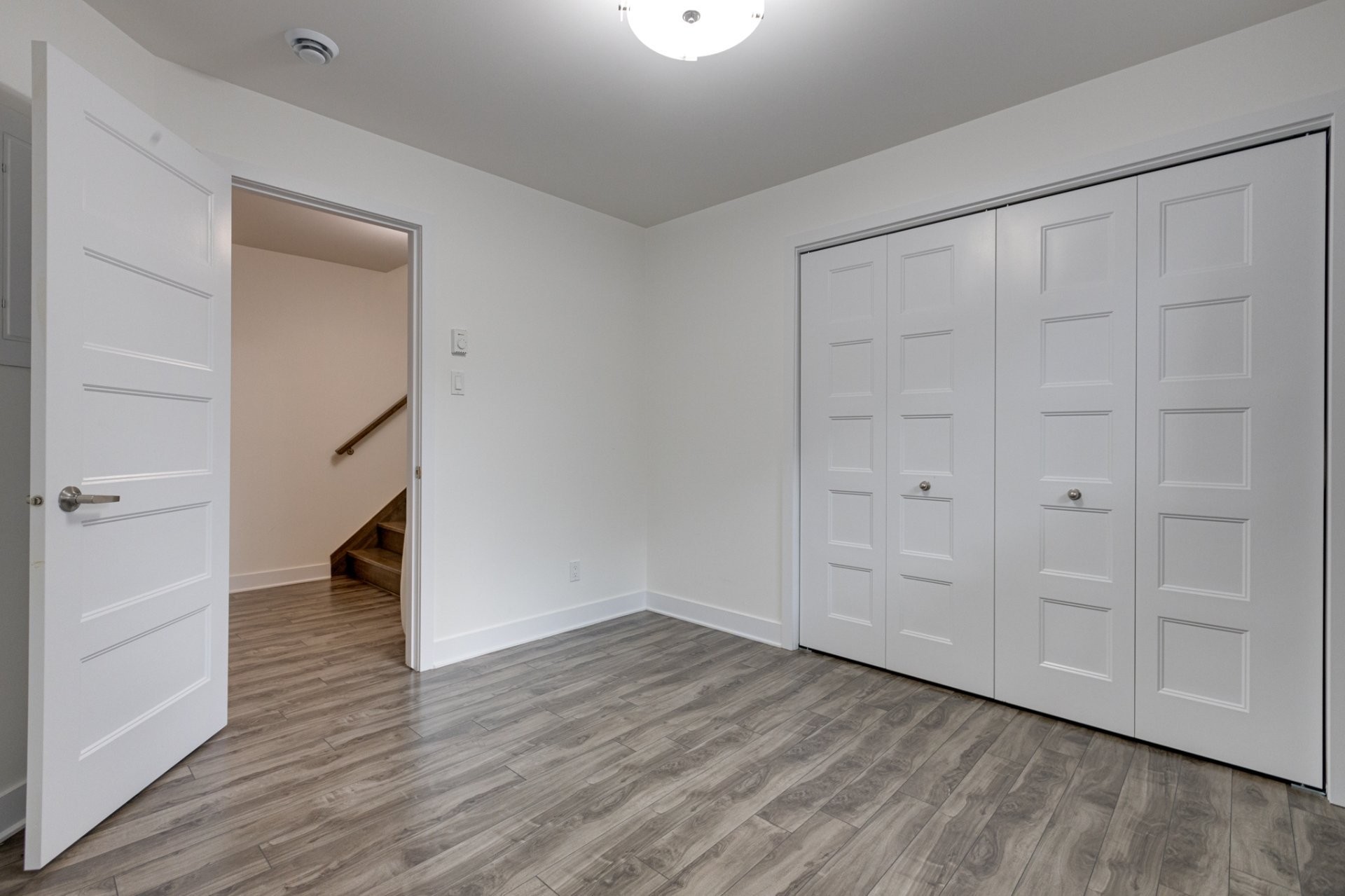 Bedroom - 33A Av. Sauriol, Laval (Laval-Des-Rapides), QC
