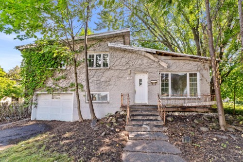 120 Rue Sévigné  Laval (Auteuil), QC H7H 1J8