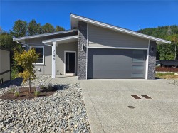 7146 Elkridge Rd Lake Cowichan, BC V0R 2G0