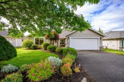 2435 Idiens Way Courtenay, BC V9N 9J3