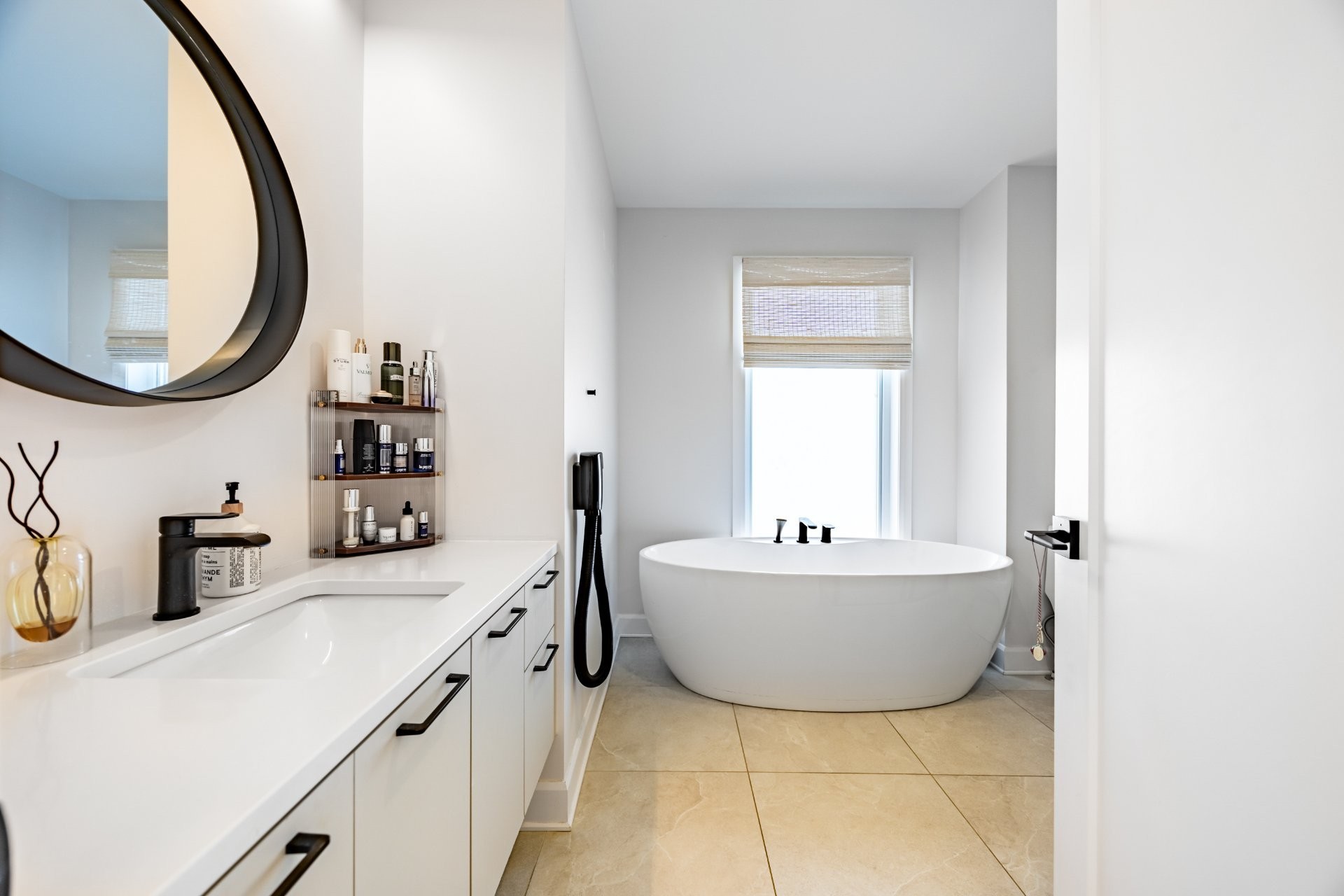 Bathroom - 111 Av. Des Chênes, Candiac, QC