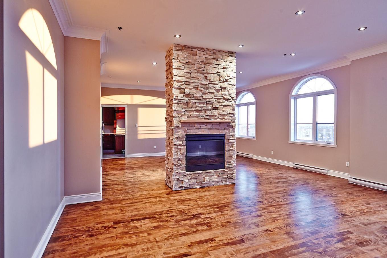 Living room - 702-805 Boul. Chomedey, Chomedey (Laval), QC