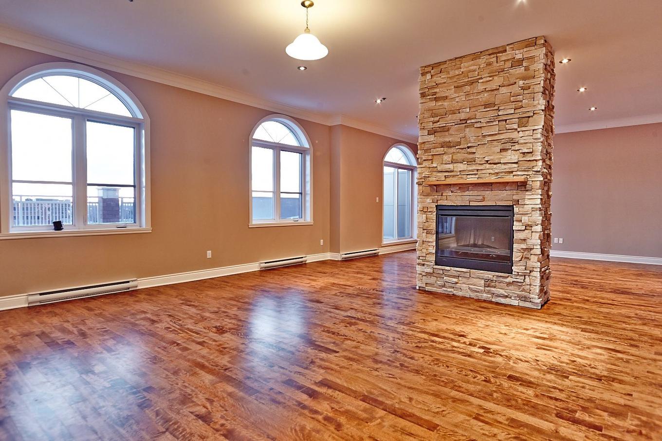 Living room - 702-805 Boul. Chomedey, Chomedey (Laval), QC