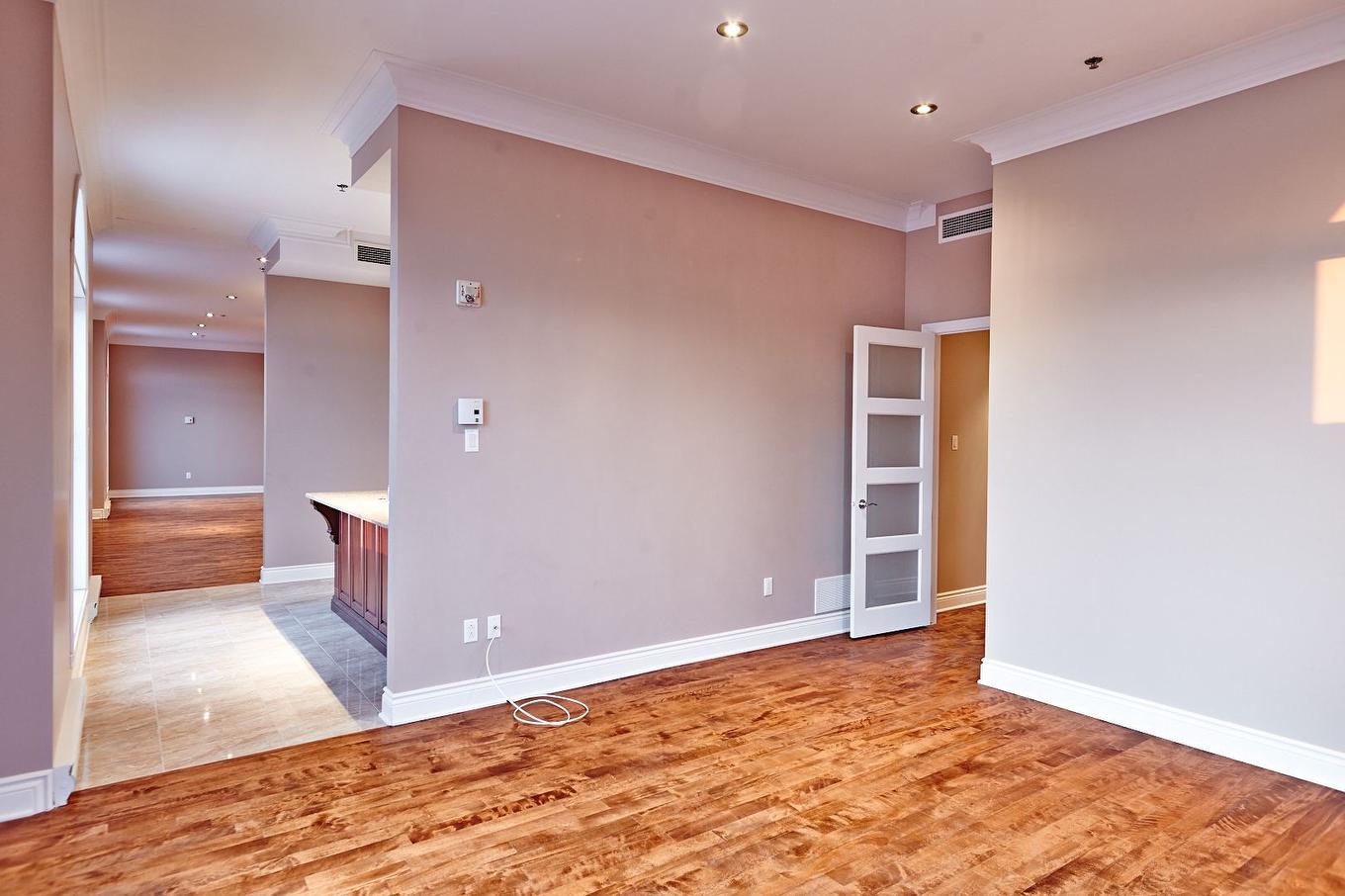 Playroom - 702-805 Boul. Chomedey, Chomedey (Laval), QC