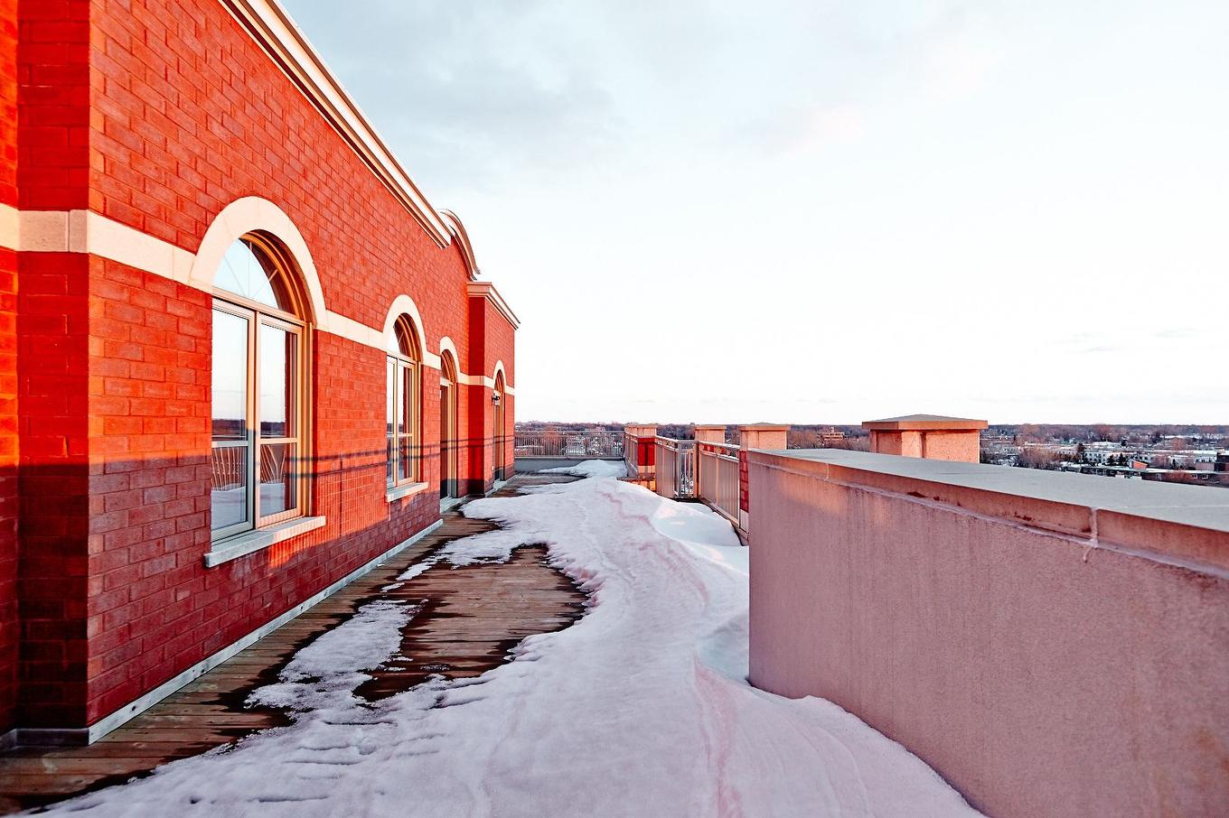 Patio - 702-805 Boul. Chomedey, Chomedey (Laval), QC