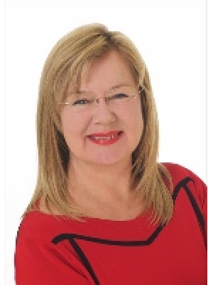 Arlene Plaxton, Sales Representative - Midland, ON