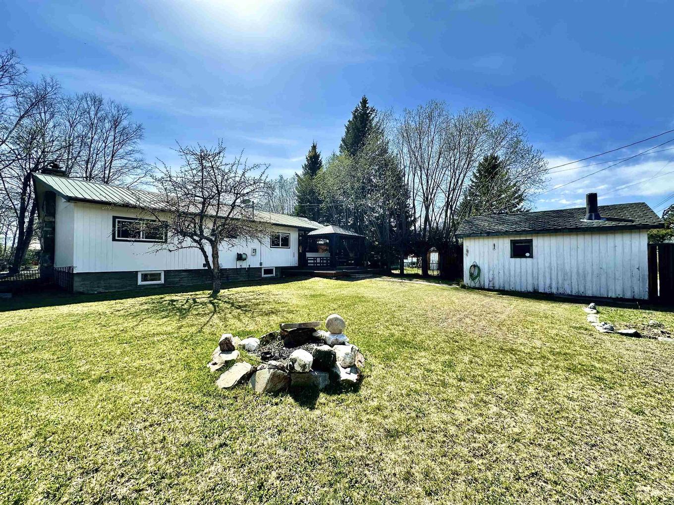 1260 3Rd Avenue, Valemount, BC