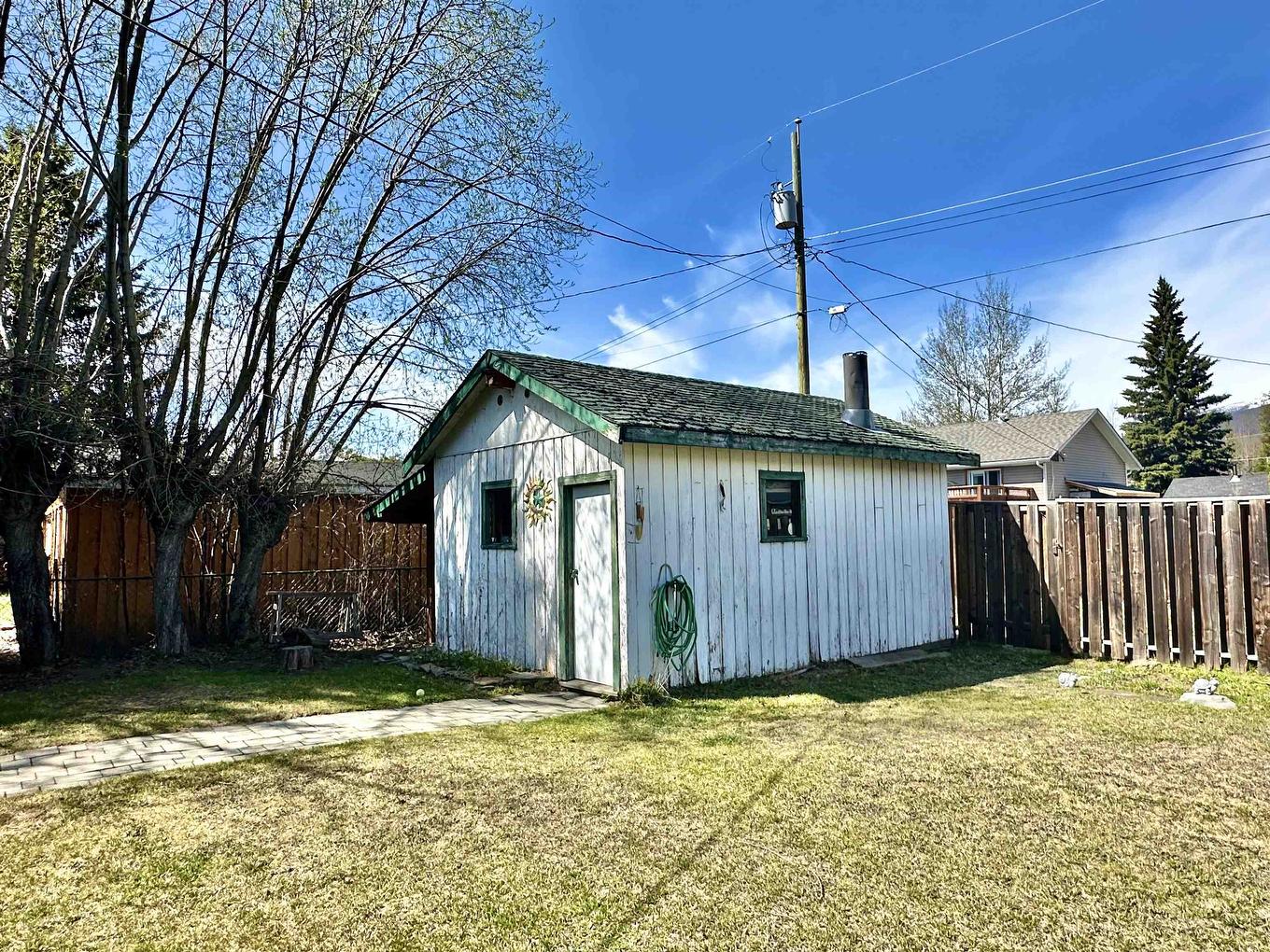 1260 3Rd Avenue, Valemount, BC