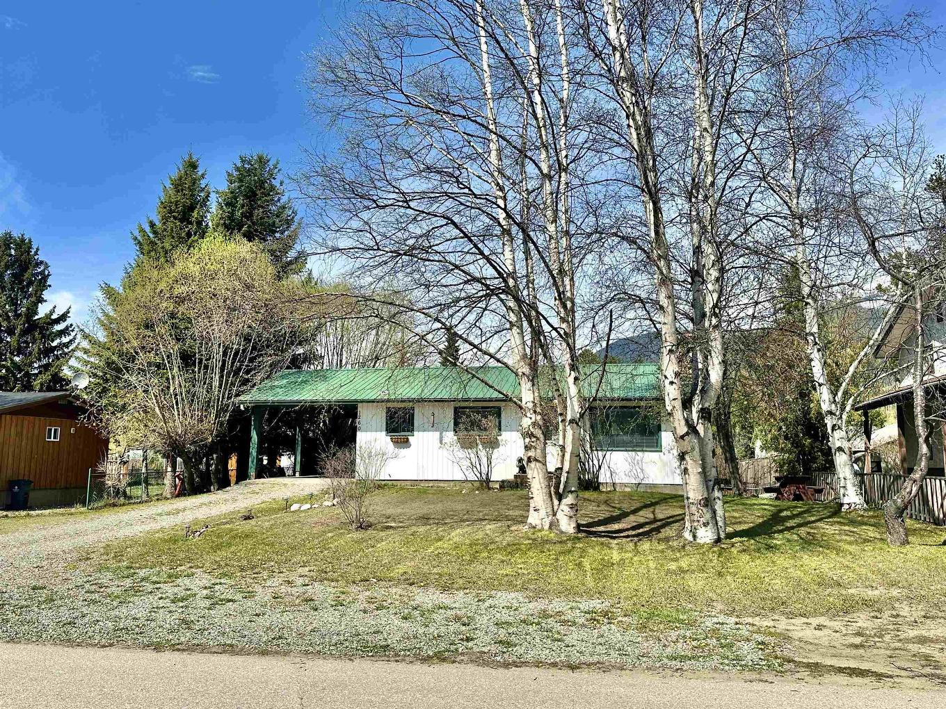 1260 3Rd Avenue, Valemount, BC