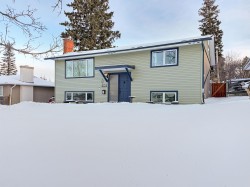 2823 Athlone Avenue Prince George, BC V2N 1G1