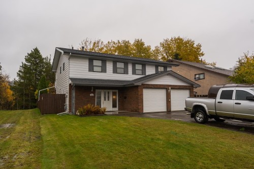1164 Stirling Drive  Prince George, BC V2M 6P4