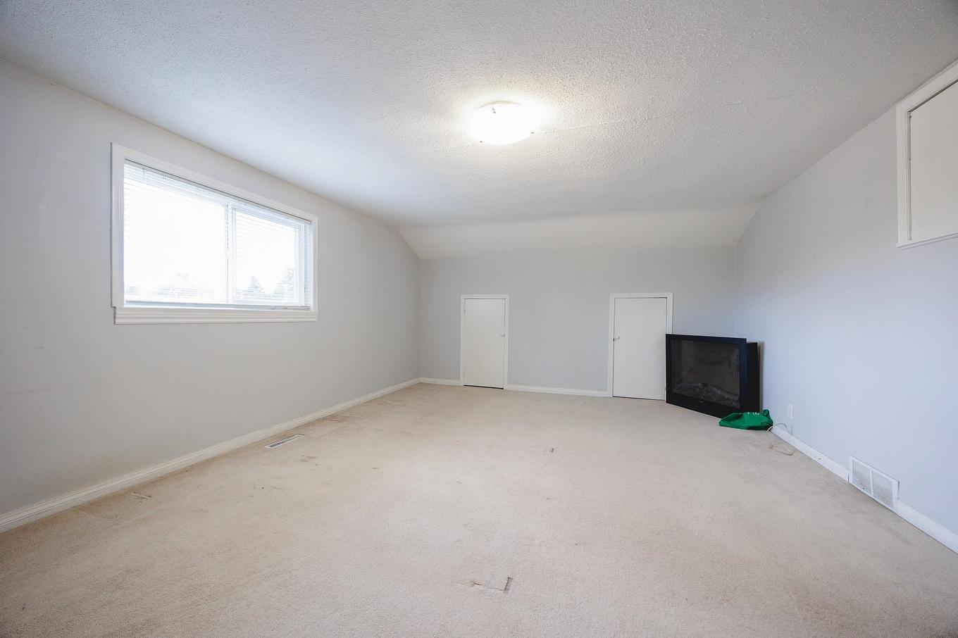 8585 Howard Crescent, Chilliwack, BC