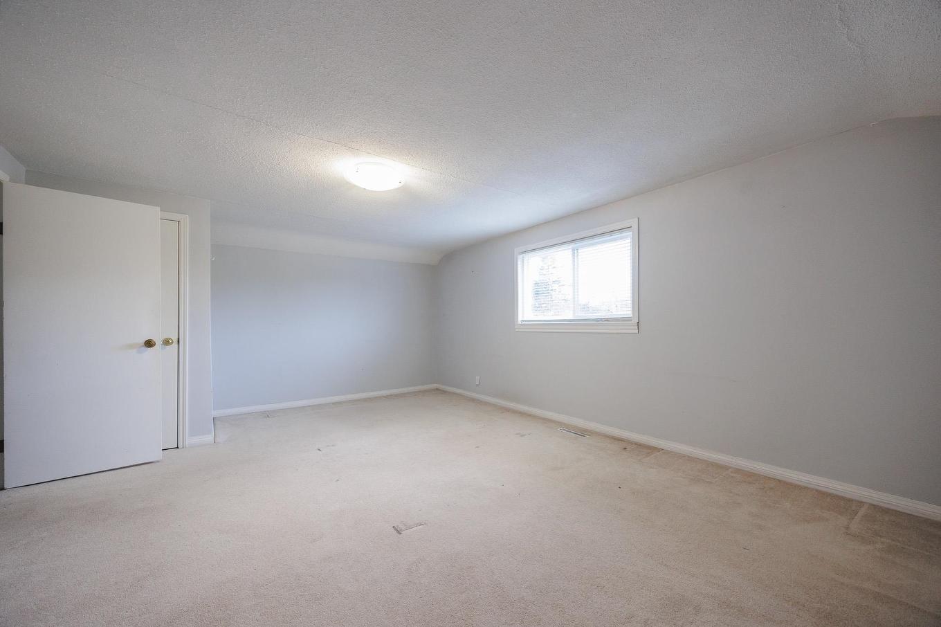 8585 Howard Crescent, Chilliwack, BC