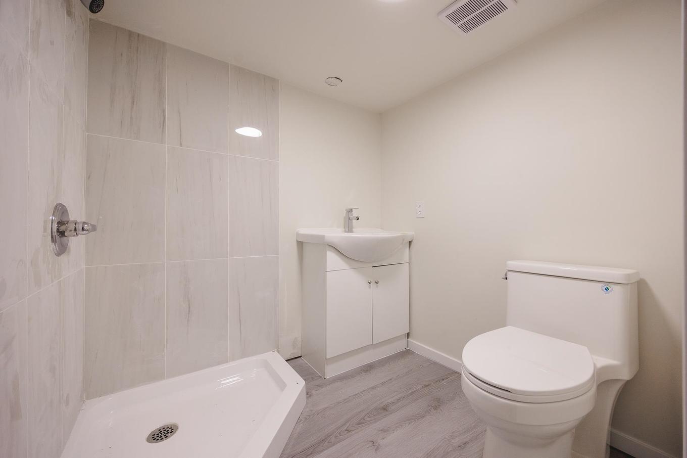 8585 Howard Crescent, Chilliwack, BC