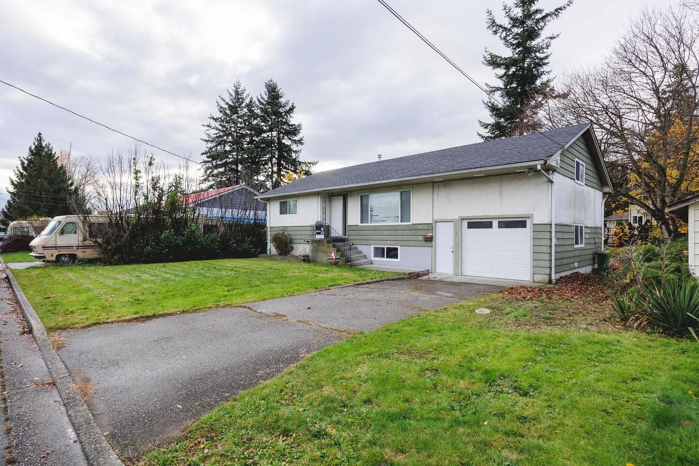 8585 Howard Crescent, Chilliwack, BC