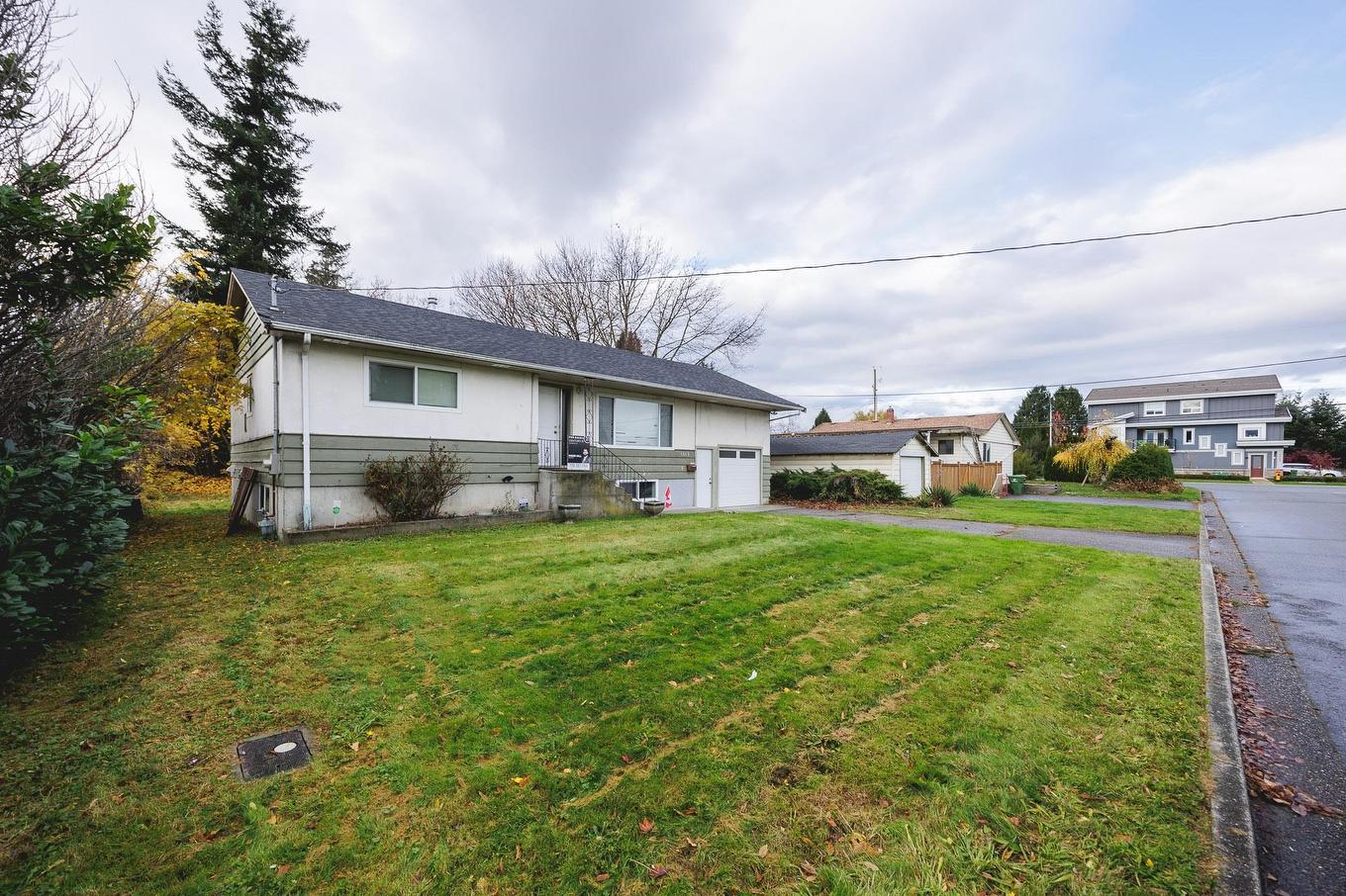 8585 Howard Crescent, Chilliwack, BC