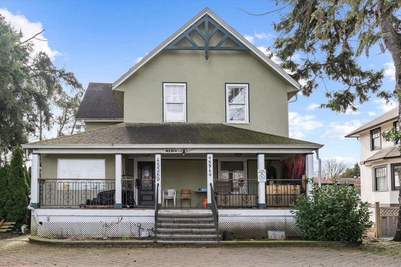 45360 Hodgins Avenue, Chilliwack, BC