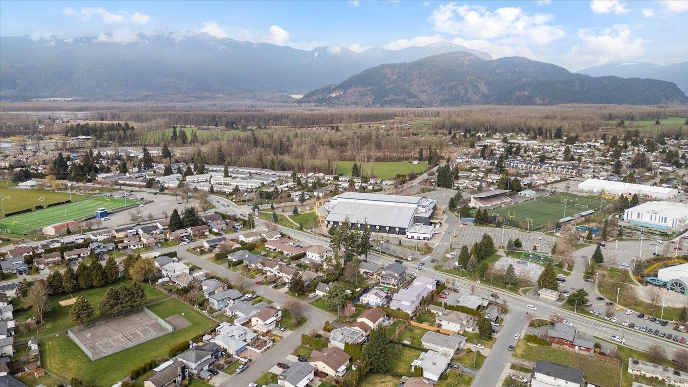 45360 Hodgins Avenue, Chilliwack, BC