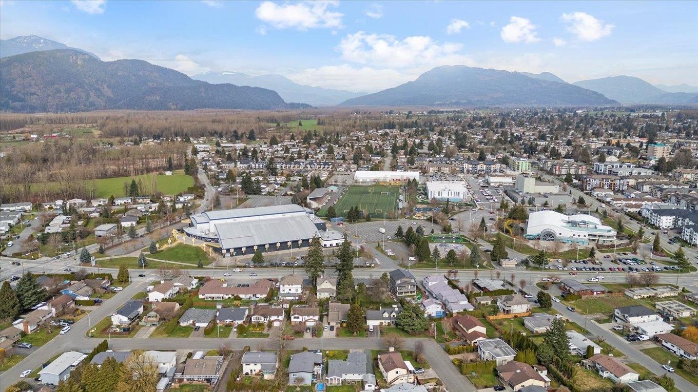 45360 Hodgins Avenue, Chilliwack, BC