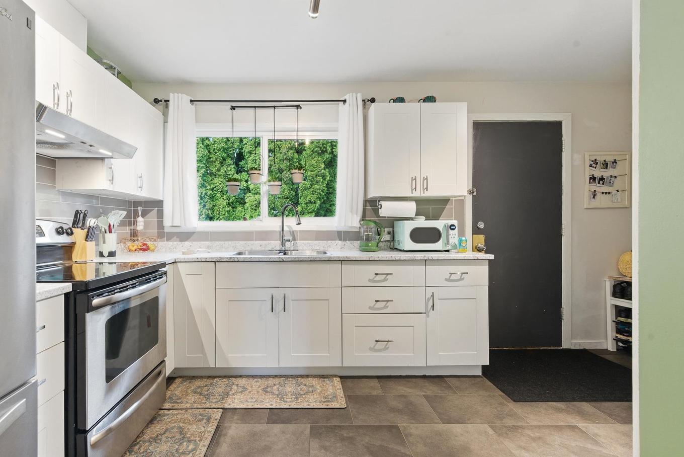 8687 Elm Drive, Chilliwack, BC