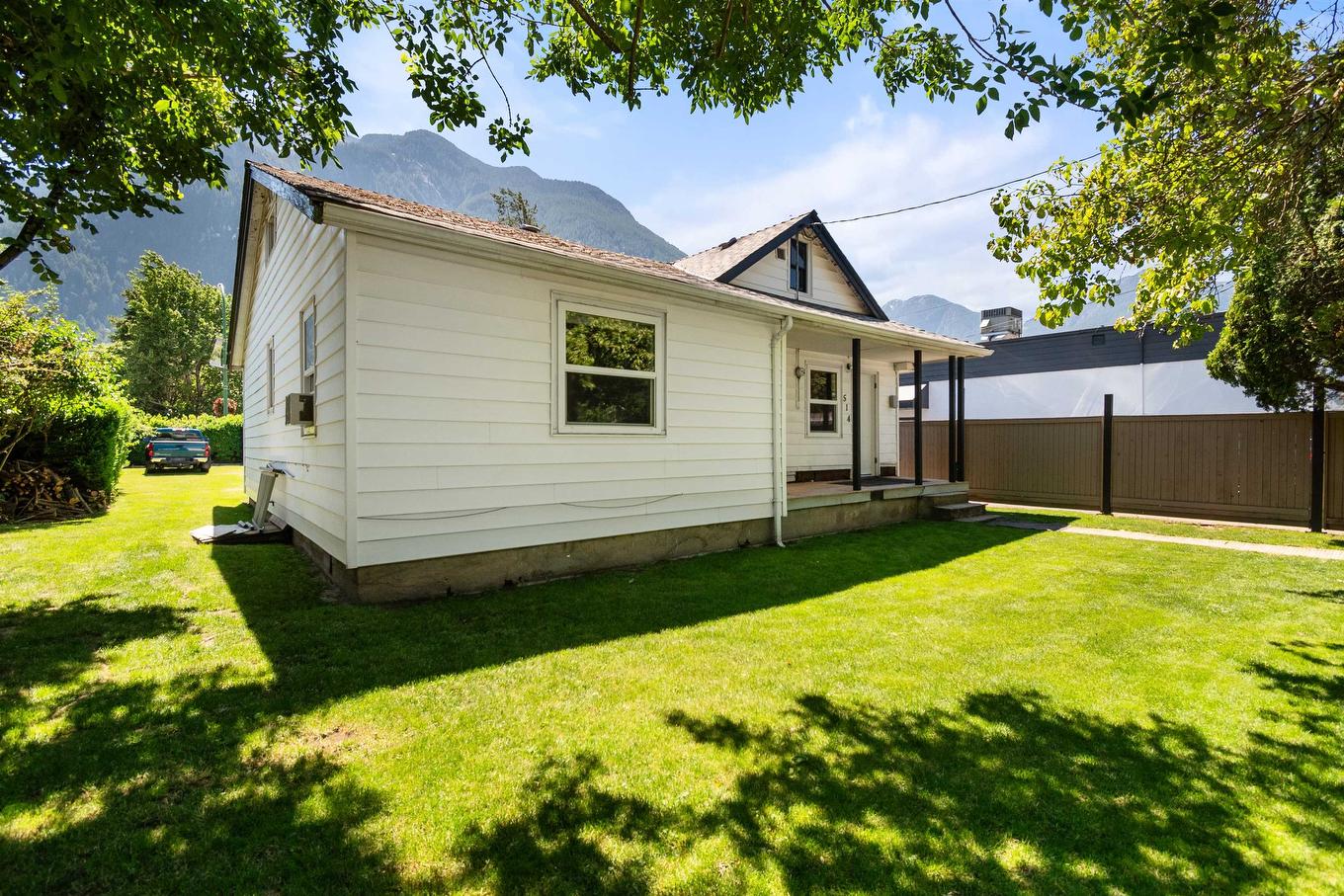 514 Commission Street, Hope, BC