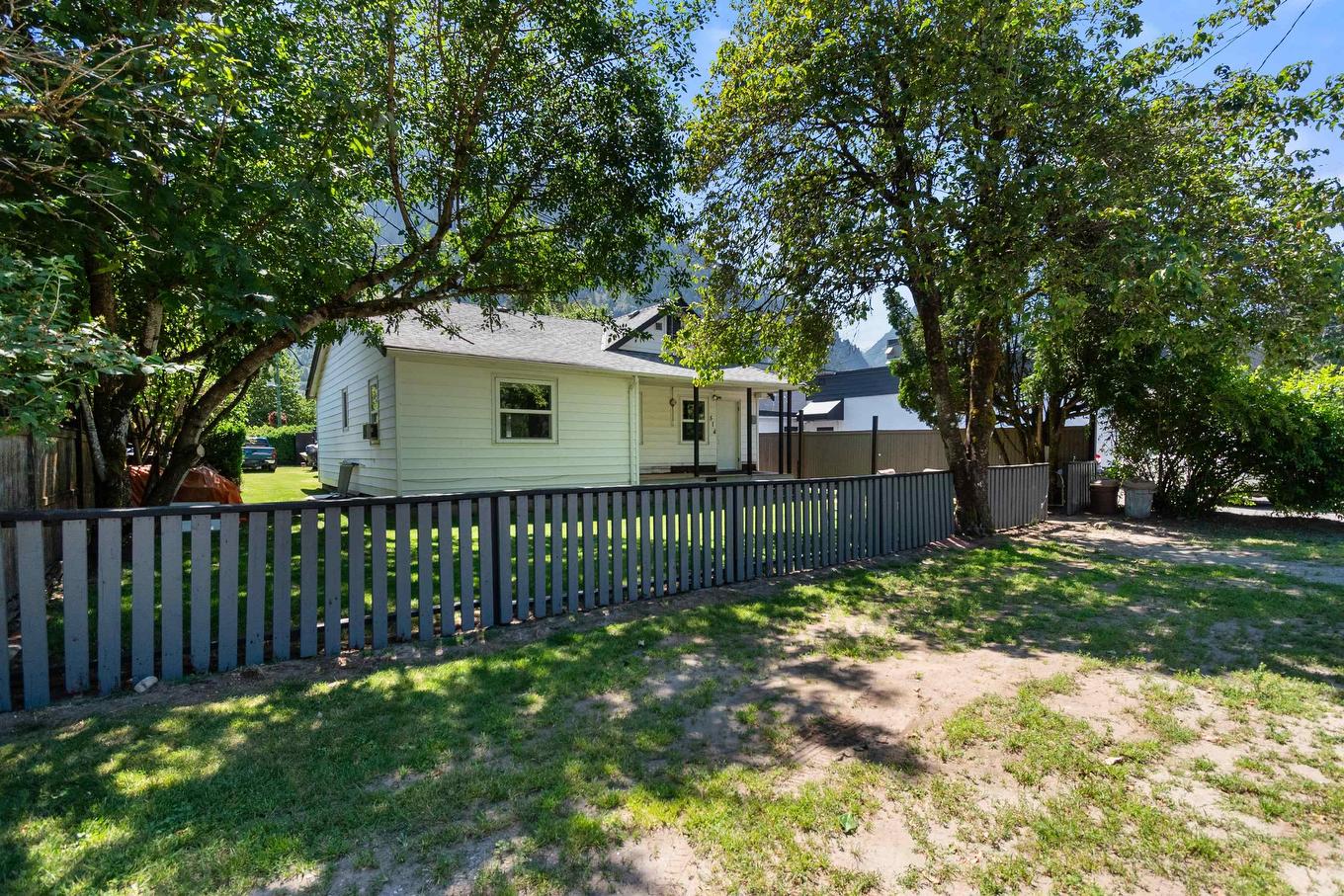 514 Commission Street, Hope, BC