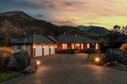 4320 Estate Drive Chilliwack, BC V2R 3B4