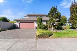 45355 Jasper Drive Chilliwack, BC V2R 3B2