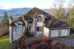 8439 Grand View Drive Chilliwack, BC V2R 4A2