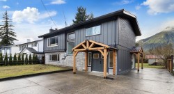 354 3rd Avenue Hope, BC V0X 1L0
