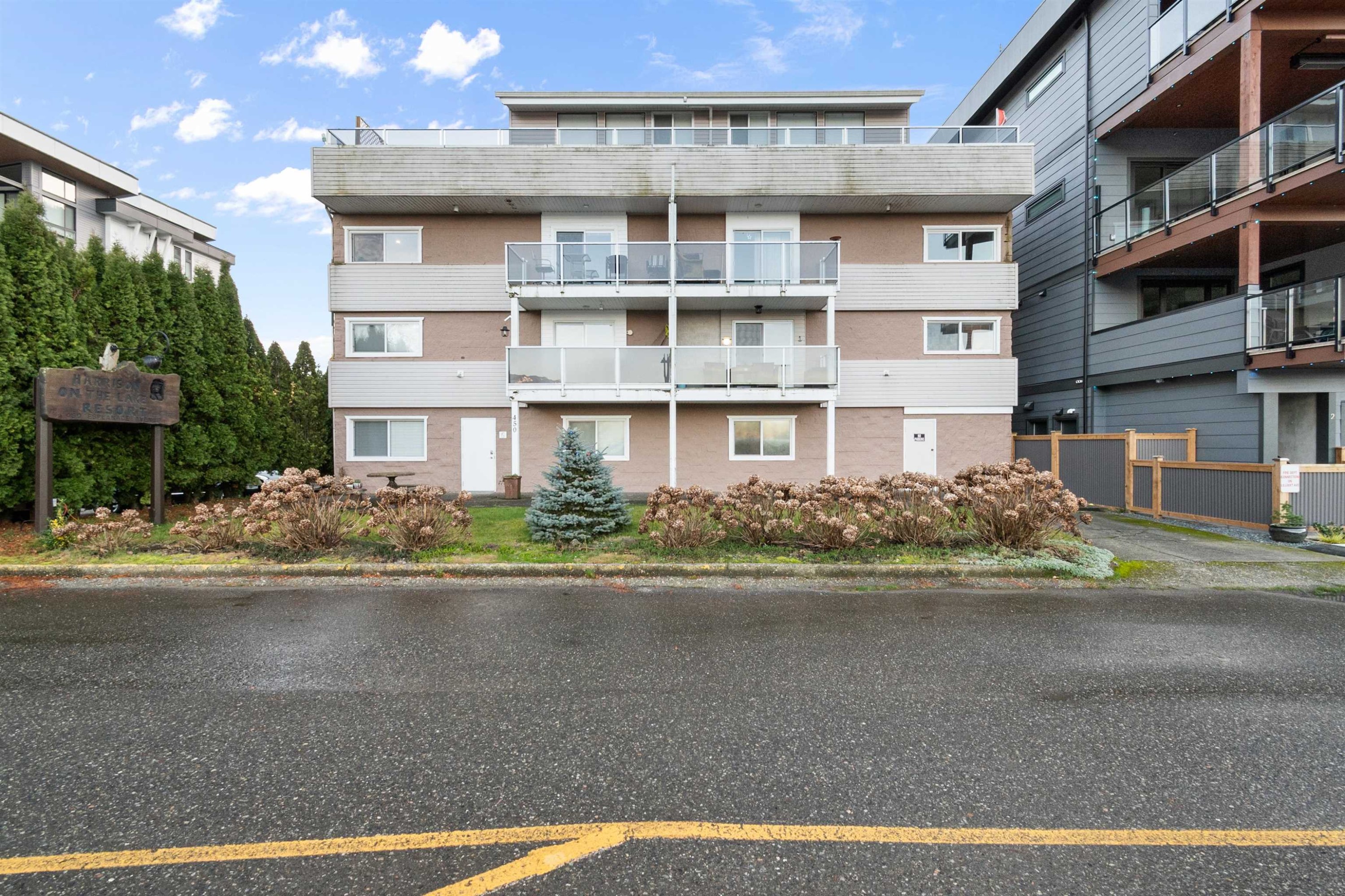 9-450 Esplanade Avenue, Harrison Hot Springs, BC
