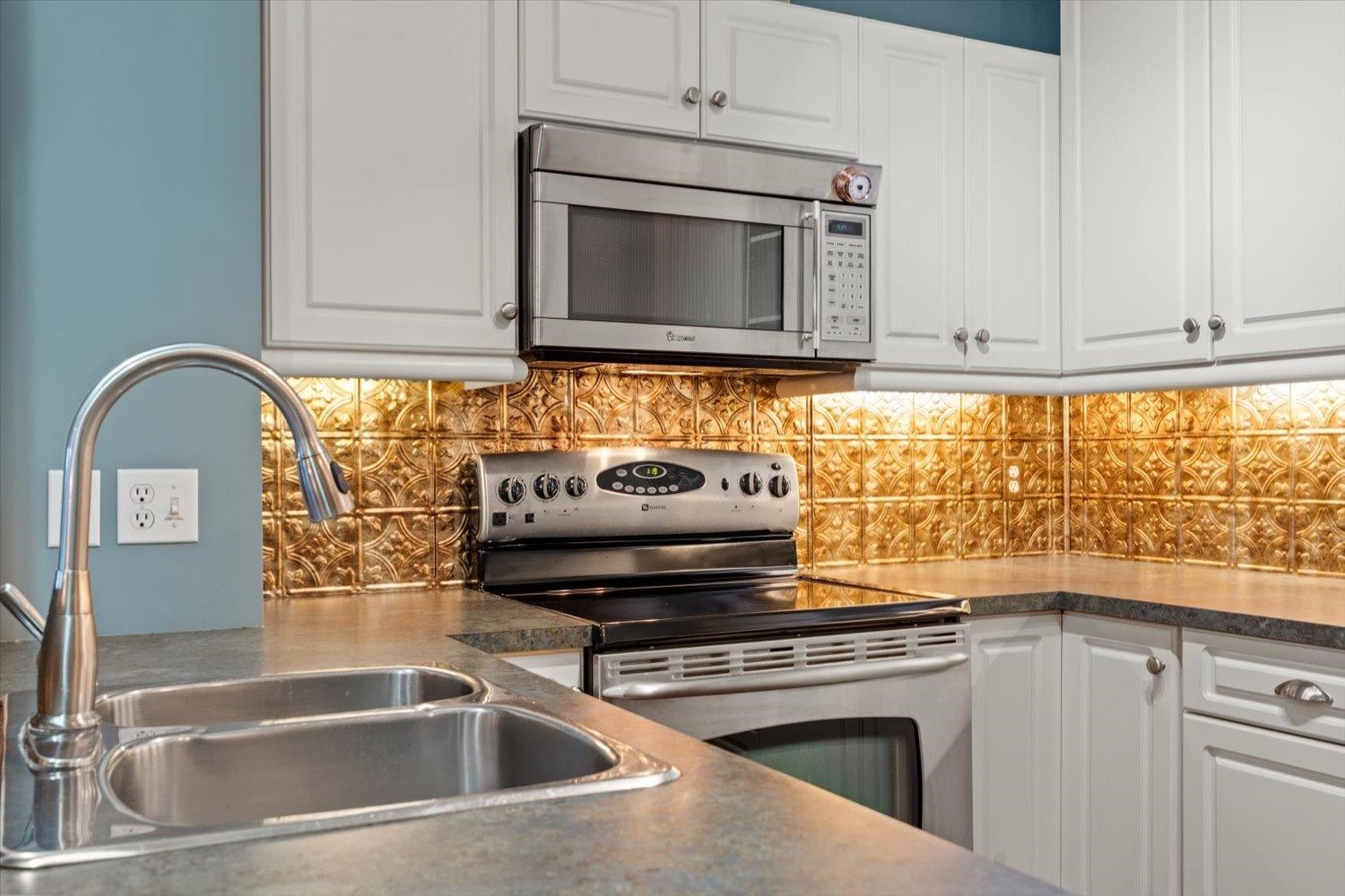 1601-5260 Goldspring Place, Chilliwack, BC