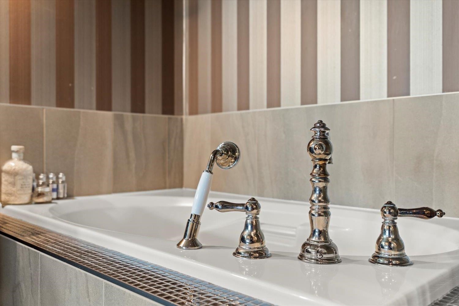 1601-5260 Goldspring Place, Chilliwack, BC