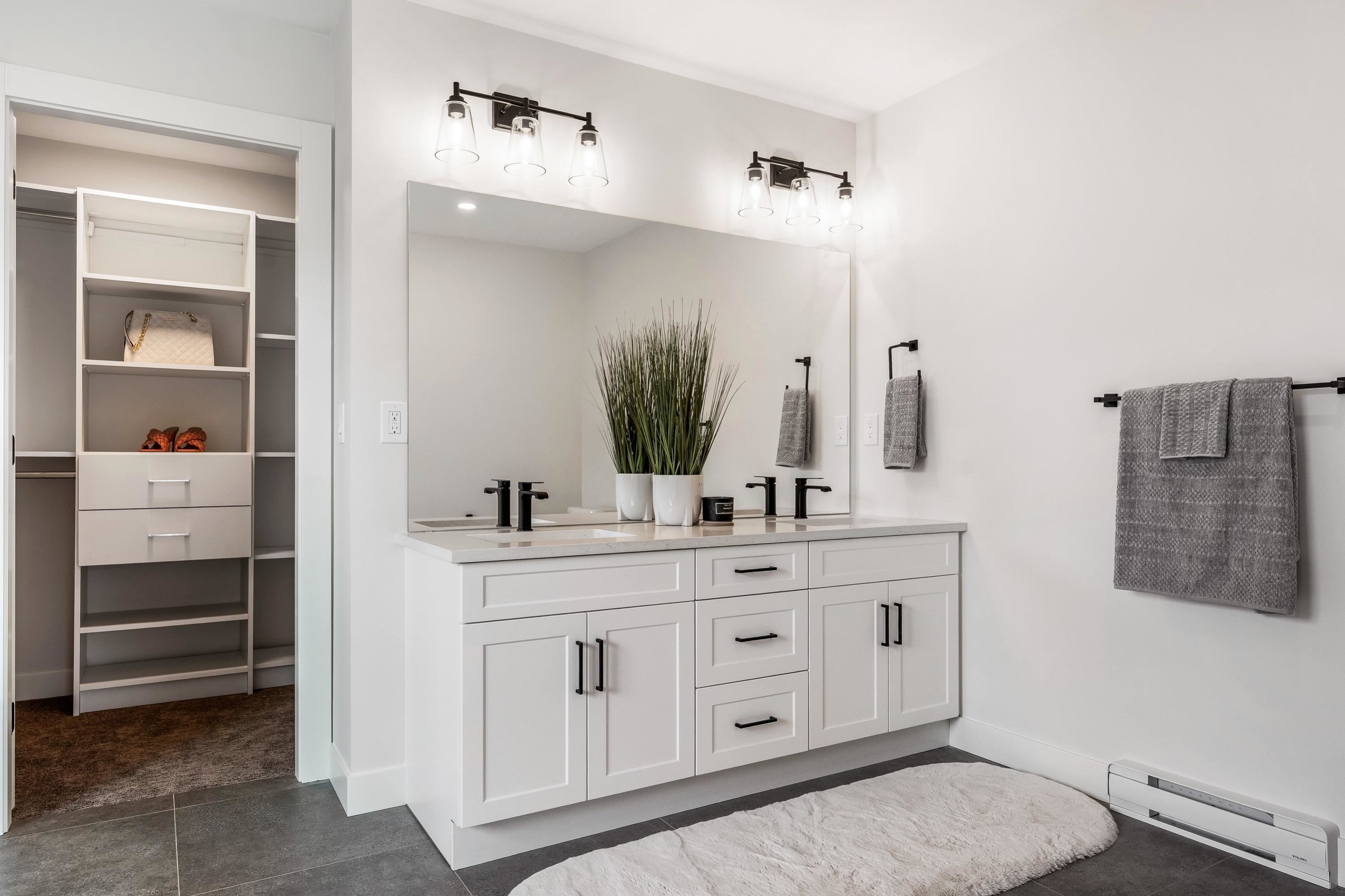 7142 Rochester Avenue, Chilliwack, BC