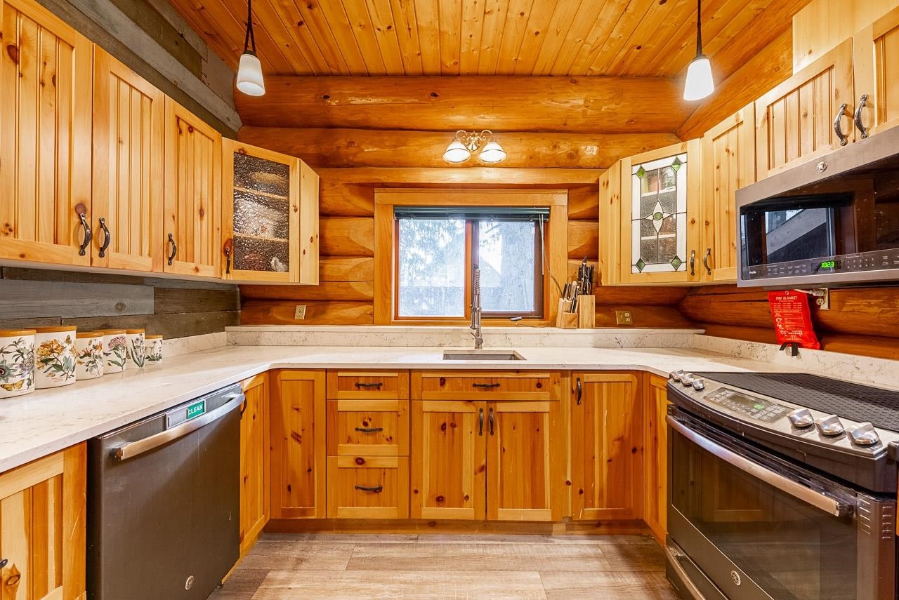 71692 Cone Court, Sunshine Valley, BC