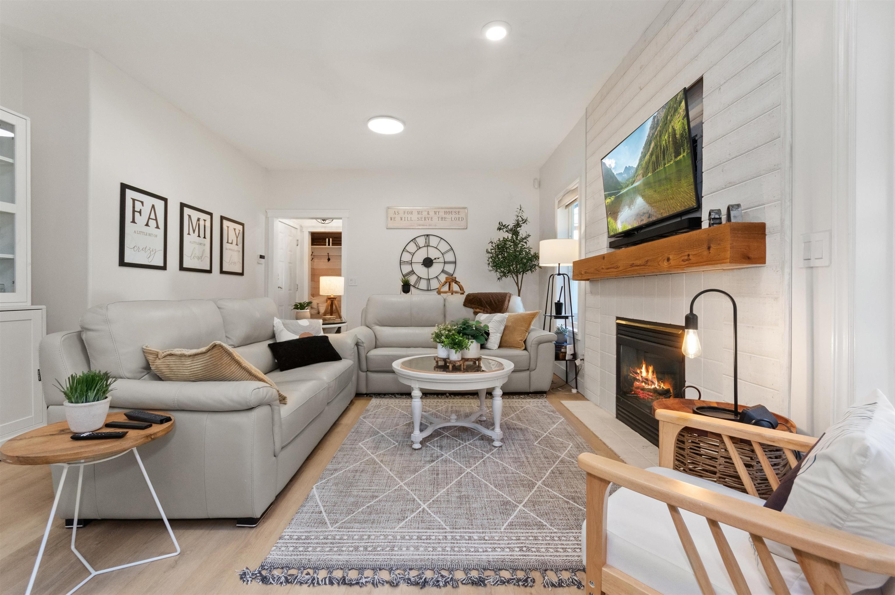 45615 Rachael Place, Cultus Lake, BC