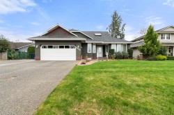 6792 Henry Street Chilliwack, BC V2R 2W1