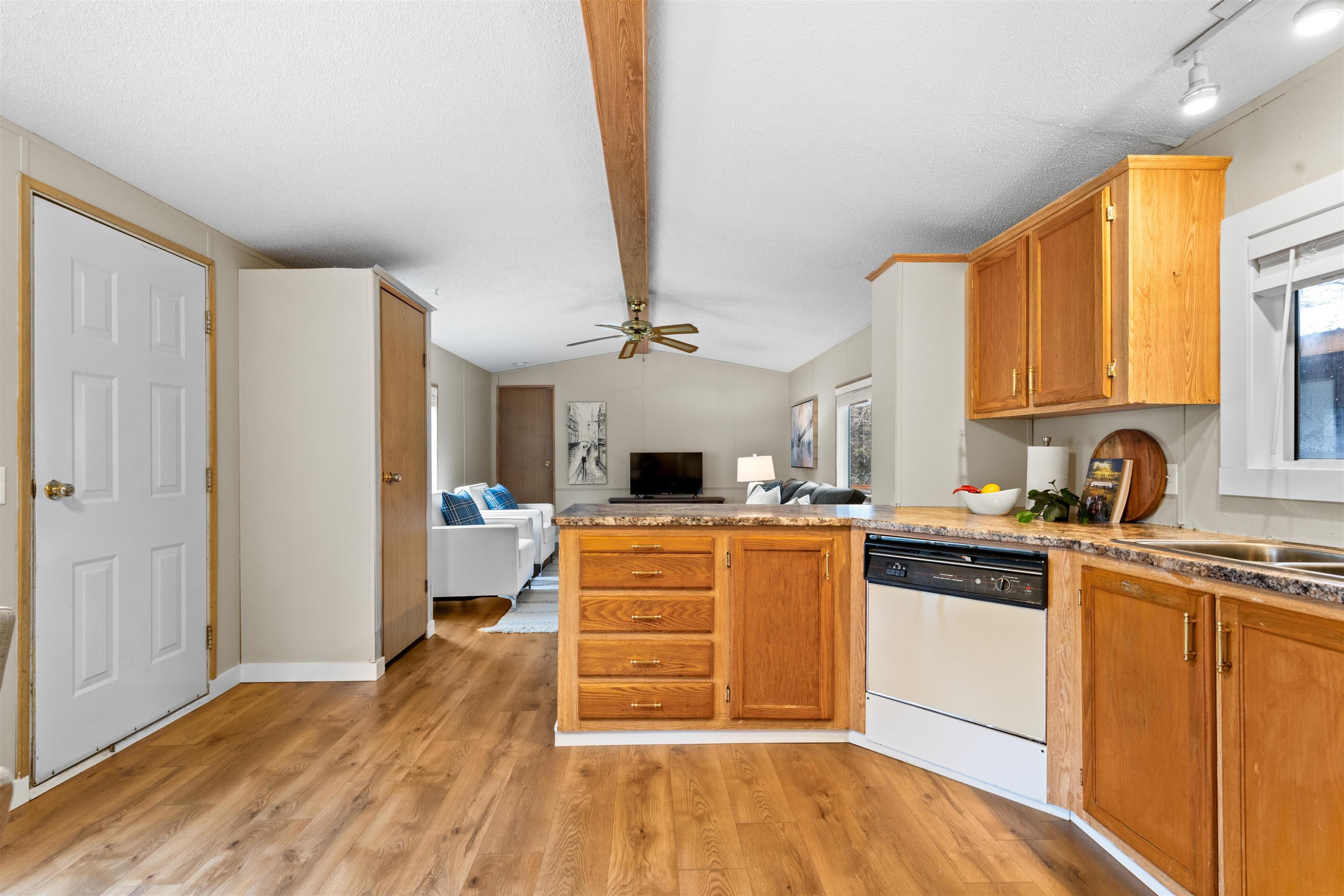 216-45835 Sleepy Hollow Road, Cultus Lake, BC