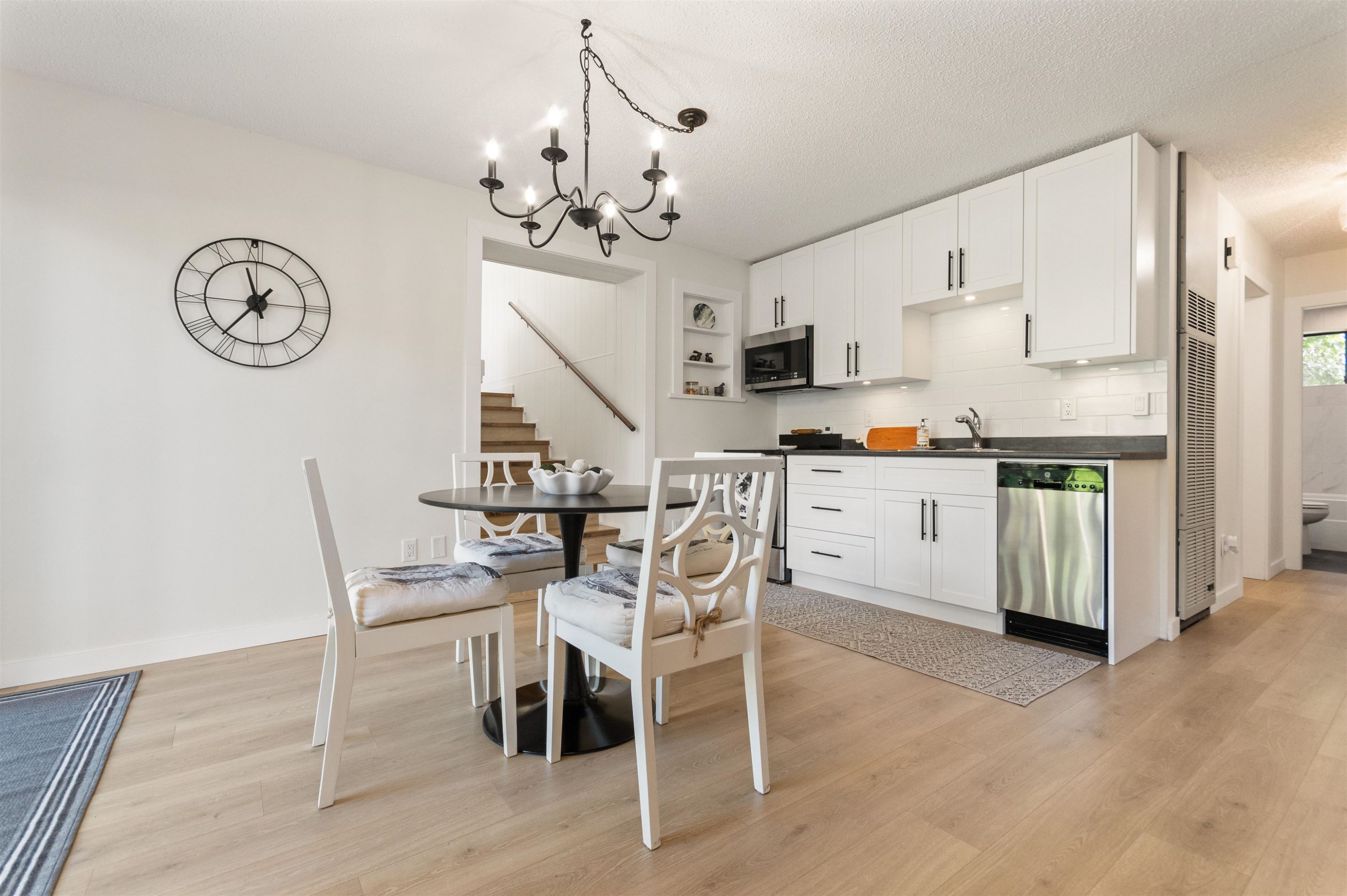 30 Robertson Crescent, Hope, BC