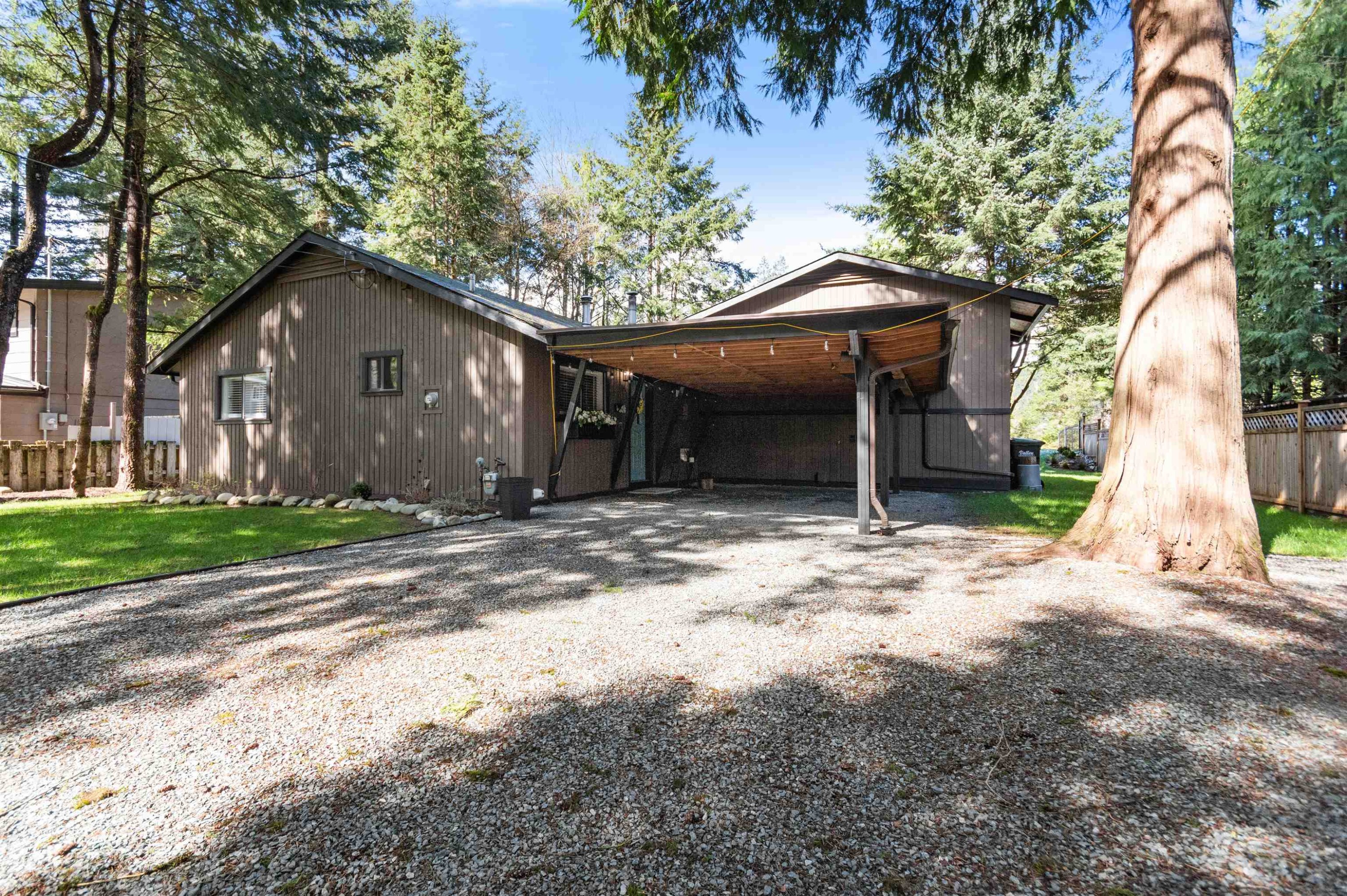 30 Robertson Crescent, Hope, BC